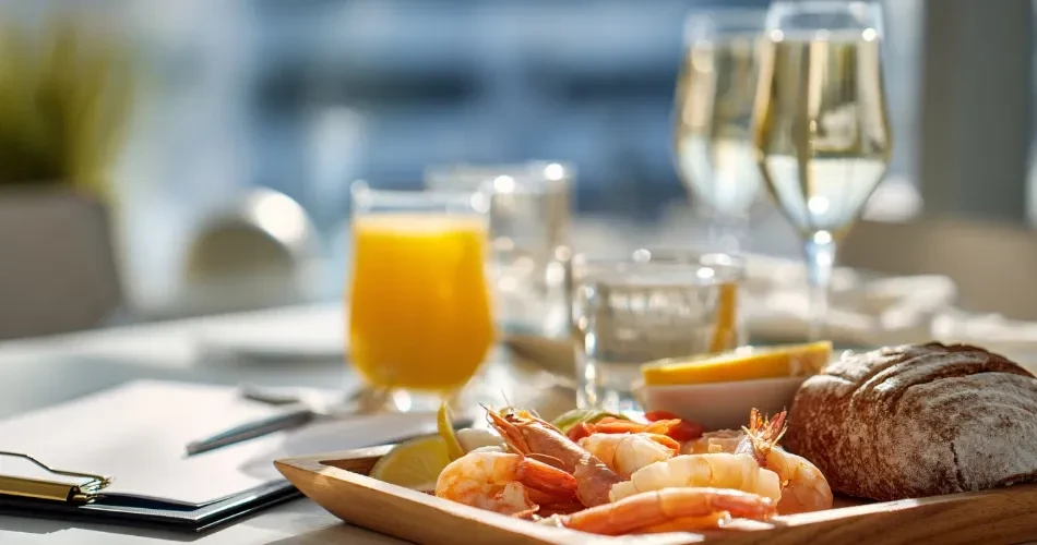 Morro Bay, USA Travel Guide: Beaches, Attractions & Local Highlights